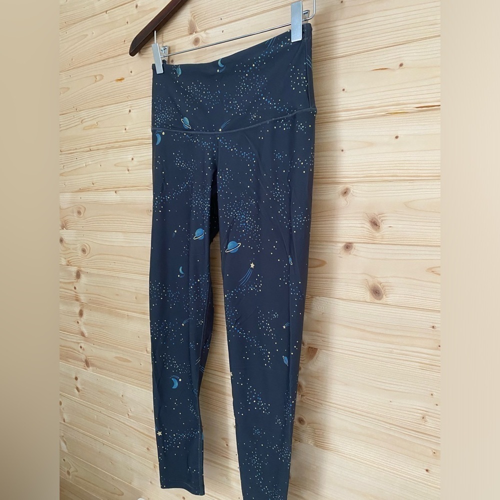 Victoria's Secret Sport Leggings Sz S Gray Cosmic Space Print Workout Yoga Pants - Picture 2 of 8